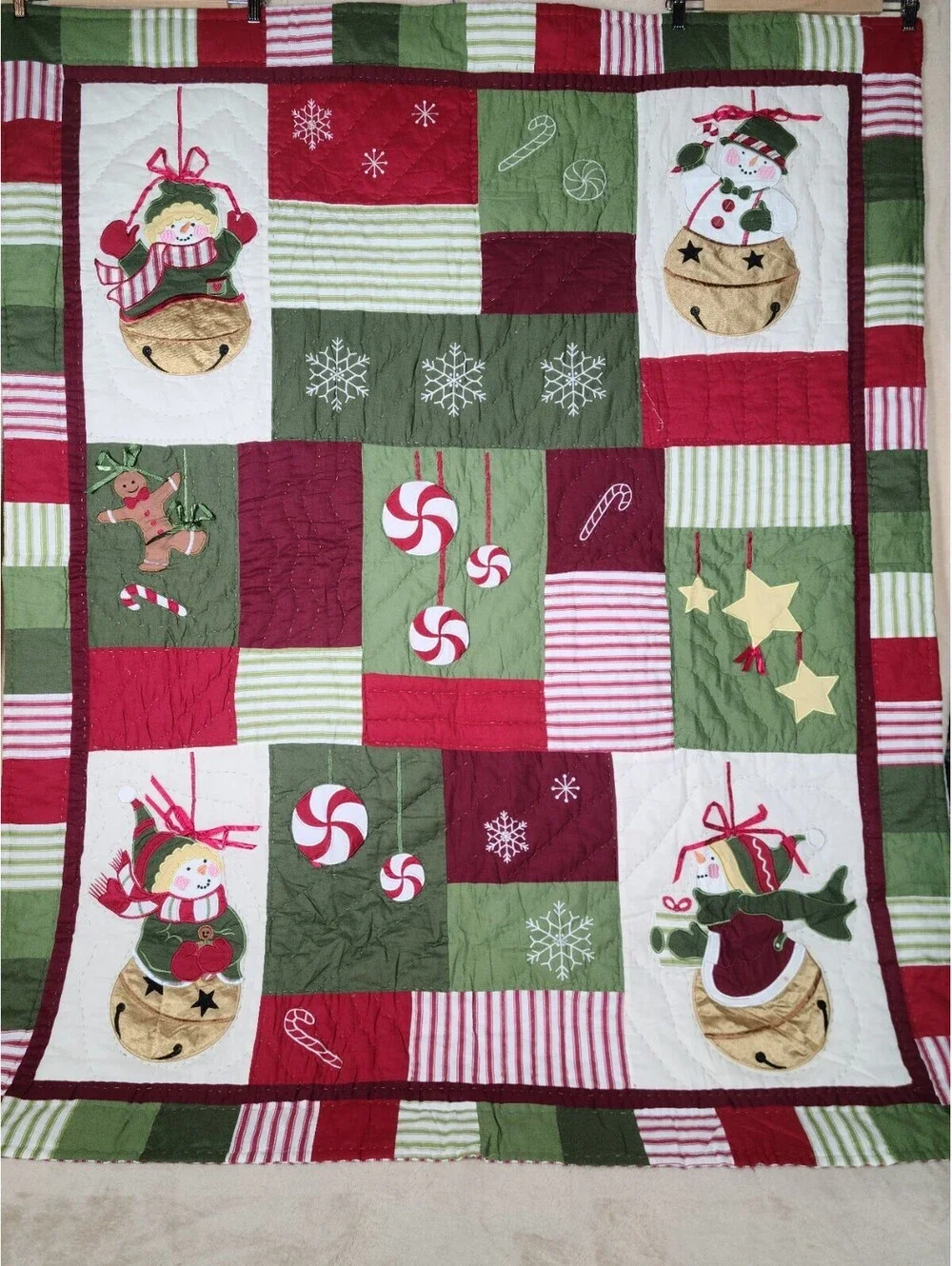 Embroidered Christmas Quilt 49×59
